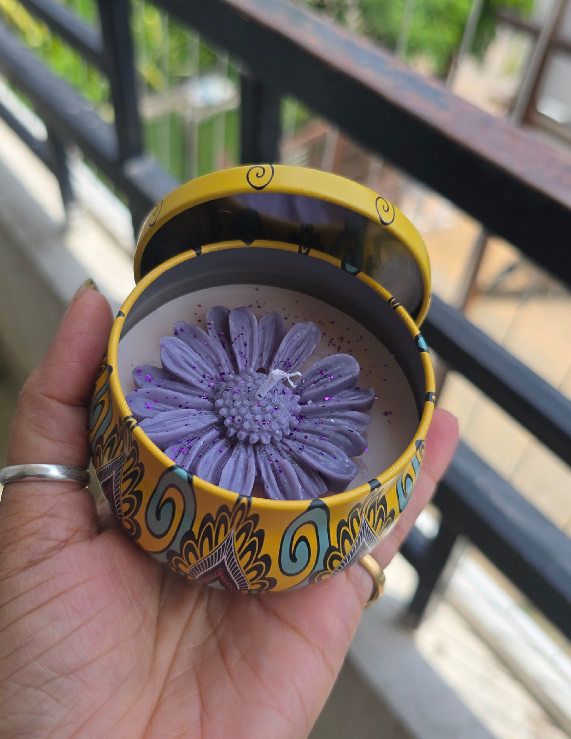 Handcrafted Floral Scented Candle (Tin Edition)